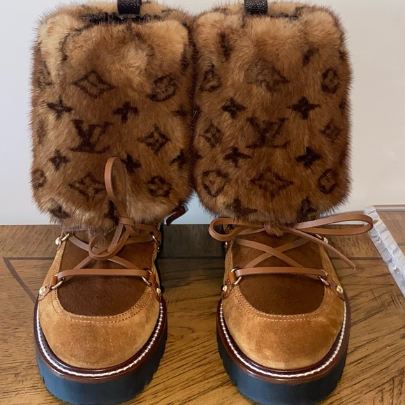 Louis Vuitton Mink & Suede Ankle Boots - Picture 2 of 14